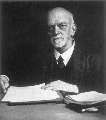 Portrait: Hilbert in 1932